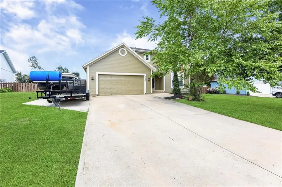 21240 W 226th Street, Spring Hill, KS 66083 - #3