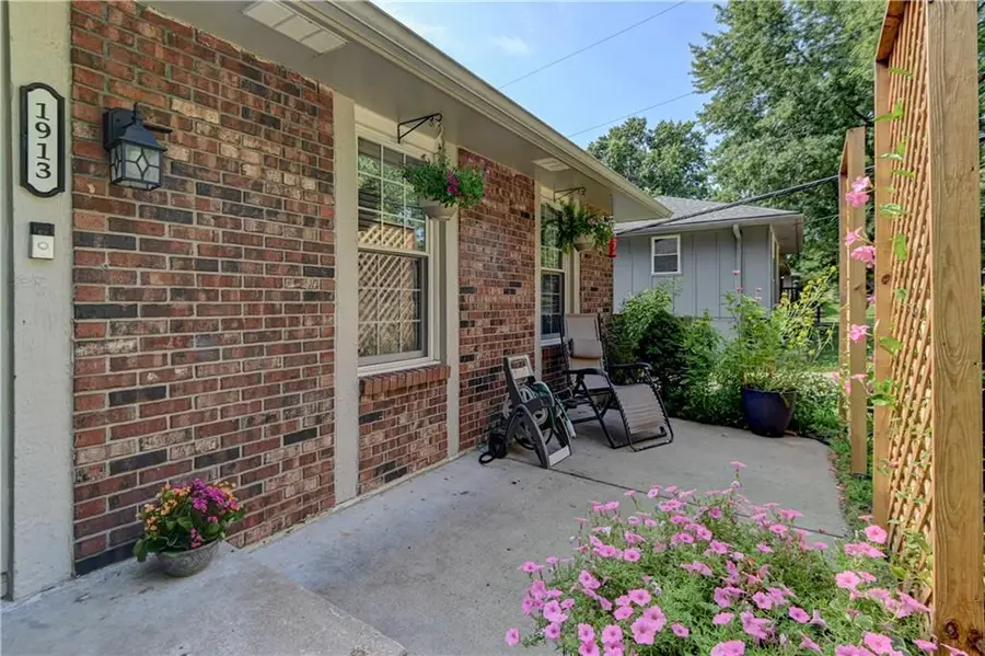 1913 N York Street, Independence, MO 64058 - #3