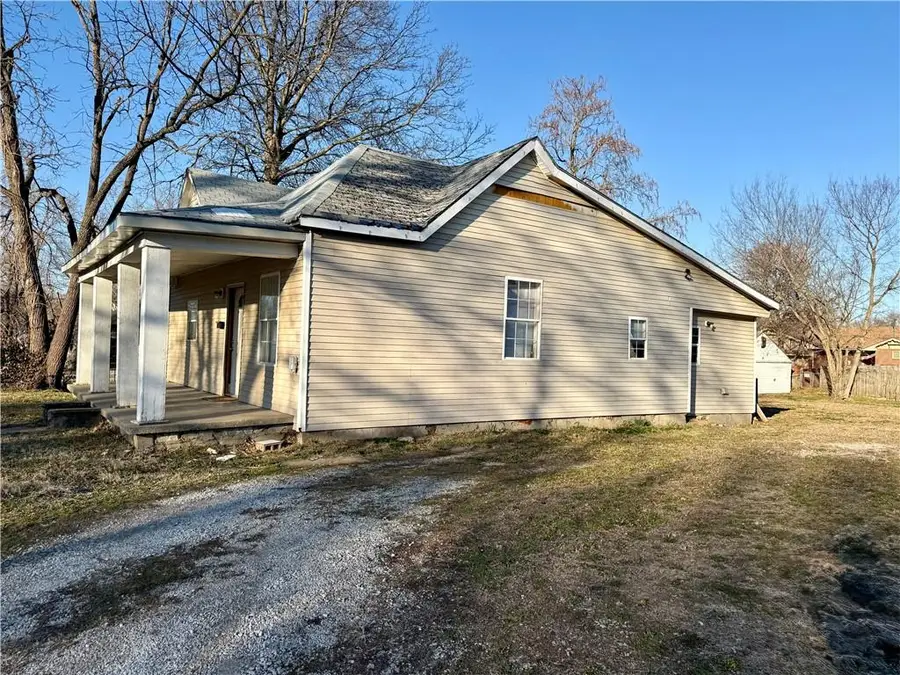 221 N Clay Street, Nevada, MO 64772 - #3