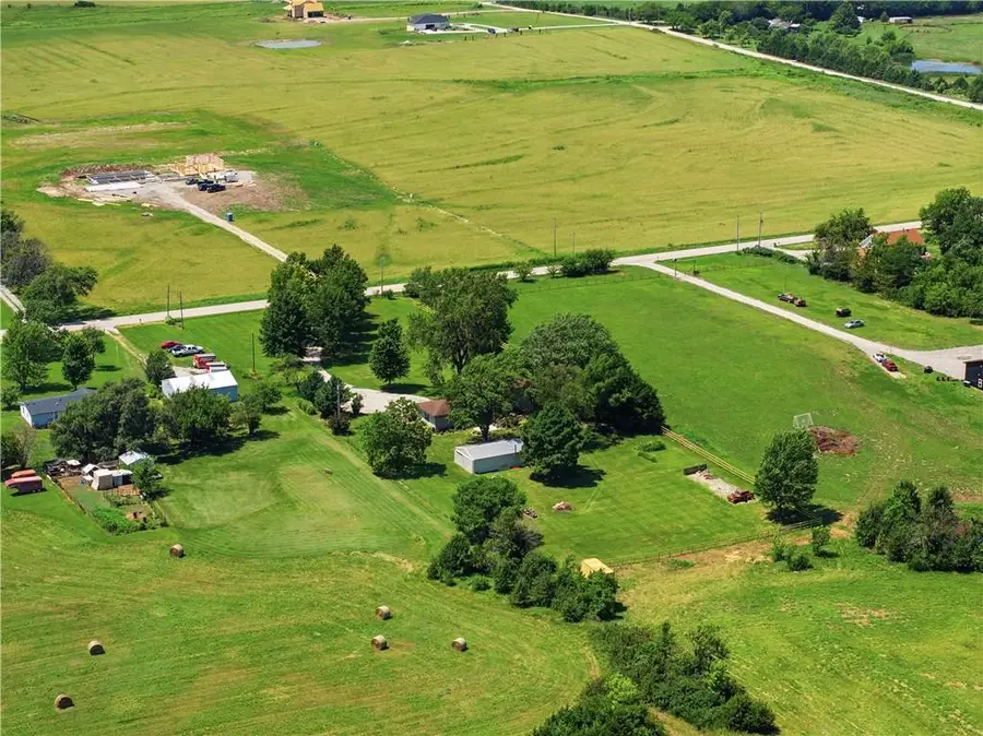 15285 Edgerton Road, Gardner, KS 66030 - #2