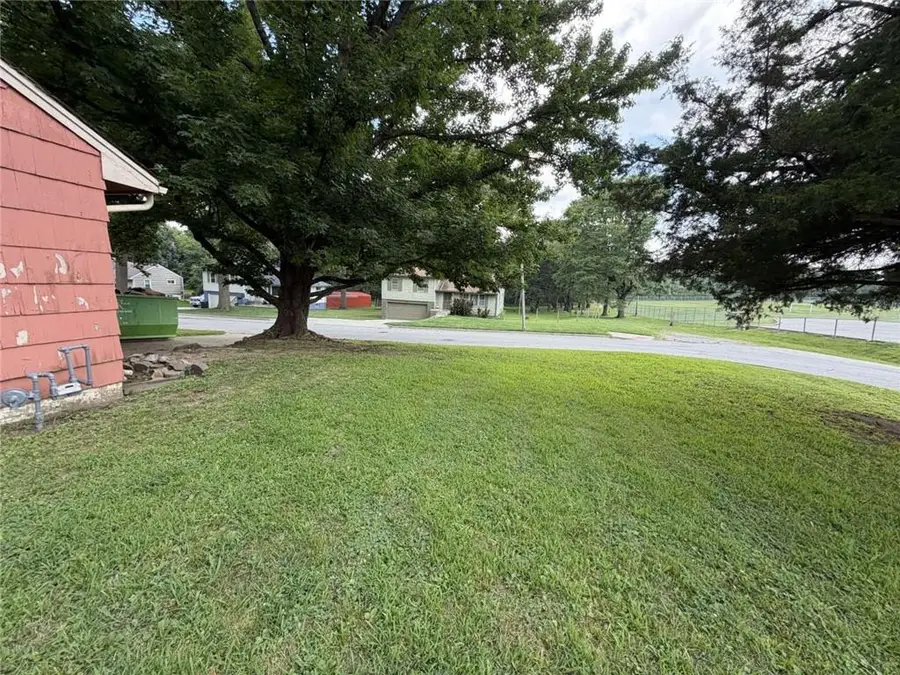 5401 Smalley Avenue, Kansas City, MO 64129 - #3