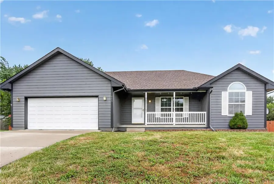806 Garnet Circle, Smithville, MO 64089 - #2