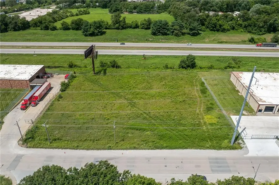 3702 S Leonard Road, Saint Joseph, MO 64503 - #2