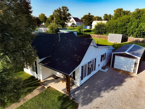 312 S Sycamore Street, Fairview, KS 66425