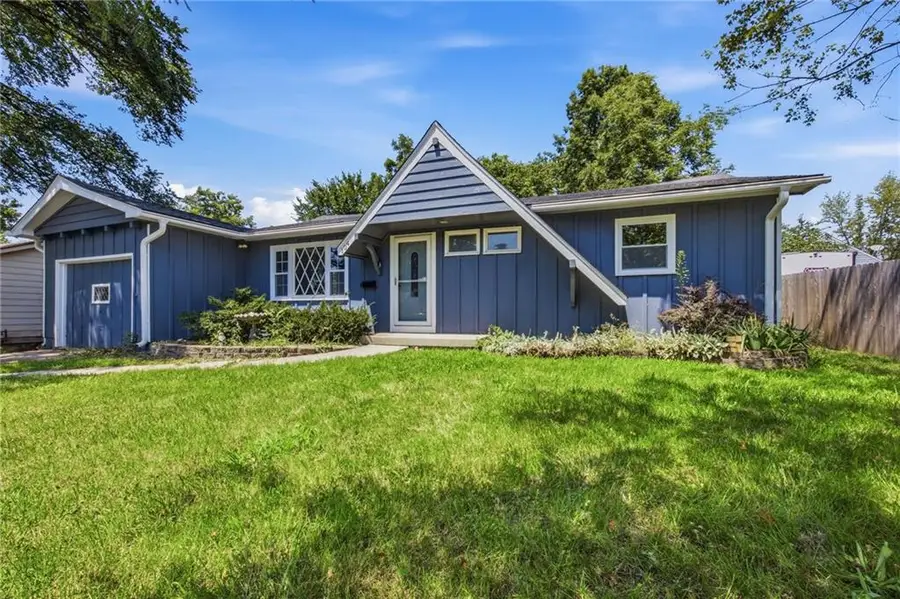 104 Bowman Street, Harrisonville, MO 64701 - #2