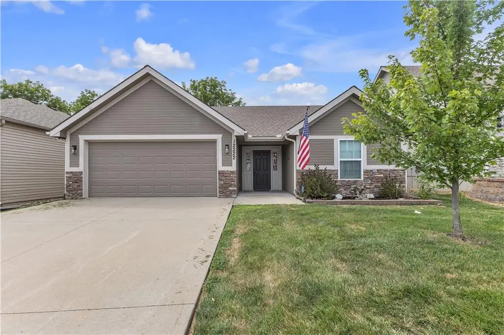 12222 N Atkins Avenue, Kansas City, MO 64163 - #1