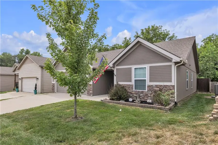 12222 N Atkins Avenue, Kansas City, MO 64163 - #2