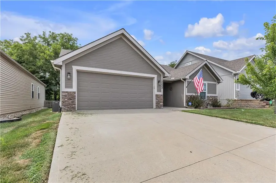 12222 N Atkins Avenue, Kansas City, MO 64163 - #3