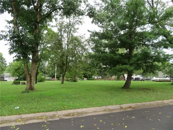 405 E Ottawa Street, Paola, KS 66071