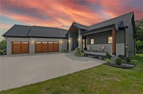 12560 NW Bittersweet Drive, Platte City, MO 64079