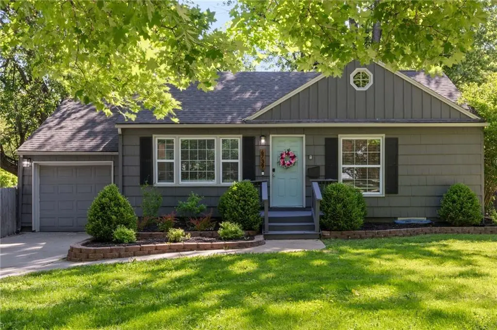 6739 Roe Avenue, Prairie Village, KS 66208 - #1