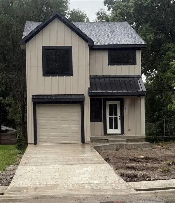 506 NW 15th Street, Blue Springs, MO 64015