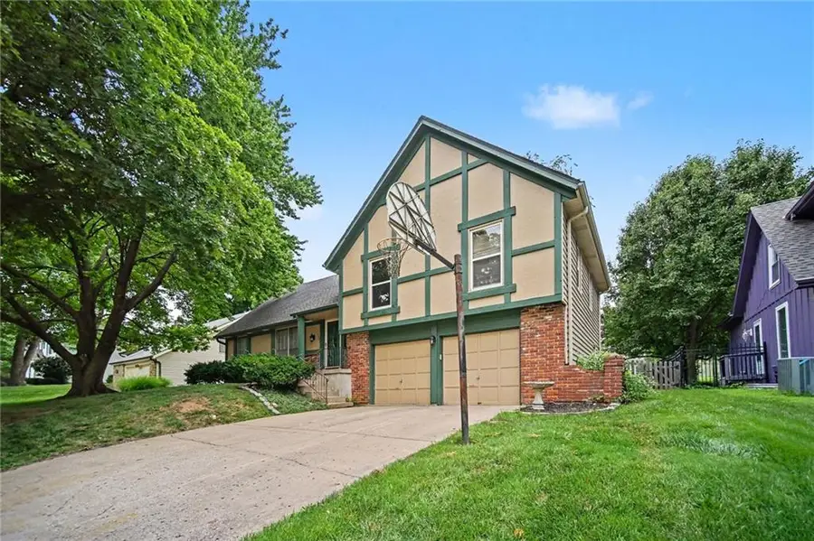 12904 W 70th Terrace, Shawnee, KS 66216 - #3