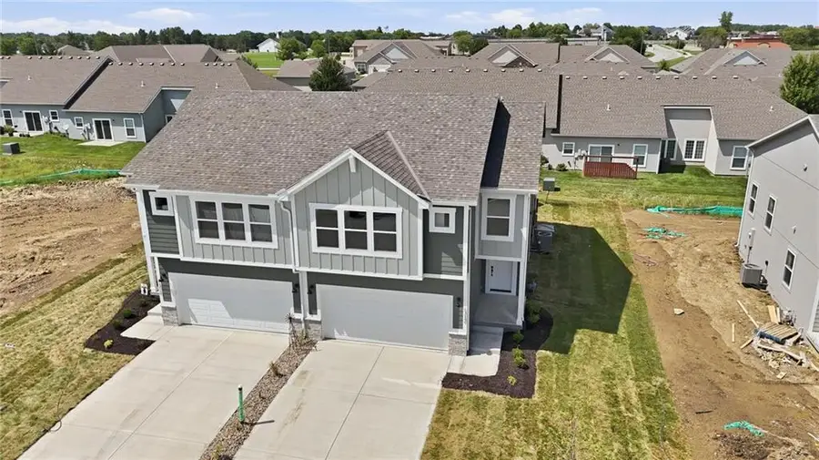 1410 S 4th Street E, Louisburg, KS 66053 - #2