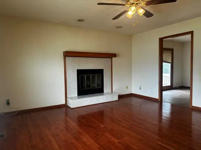 1000 6th Avenue, Leavenworth, KS 66048 - #3