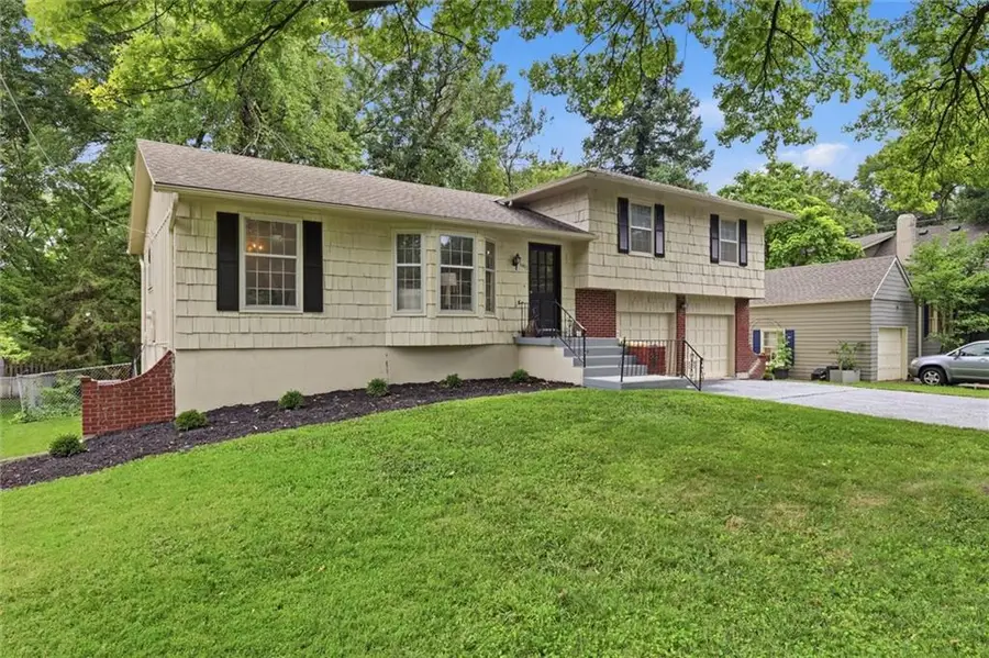 6411 W 69th Street, Overland Park, KS 66204 - #2