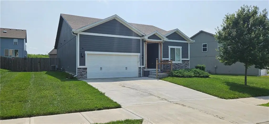 12432 Live Oak Circle, Peculiar, MO 64078 - #1