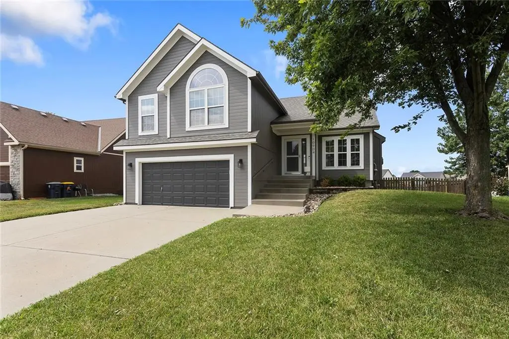 10904 N Manchester Avenue, Kansas City, MO 64157 - #1