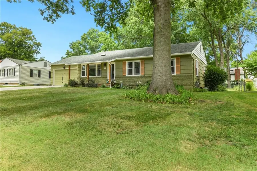 9900 E 77th Street, Raytown, MO 64138 - #2