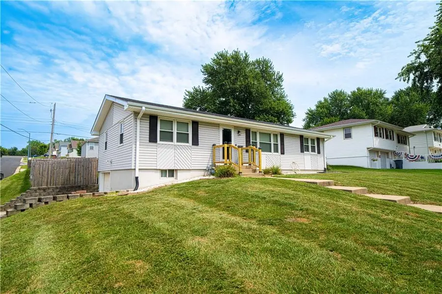 3101 S 33rd Terrace, Saint Joseph, MO 64503 - #2