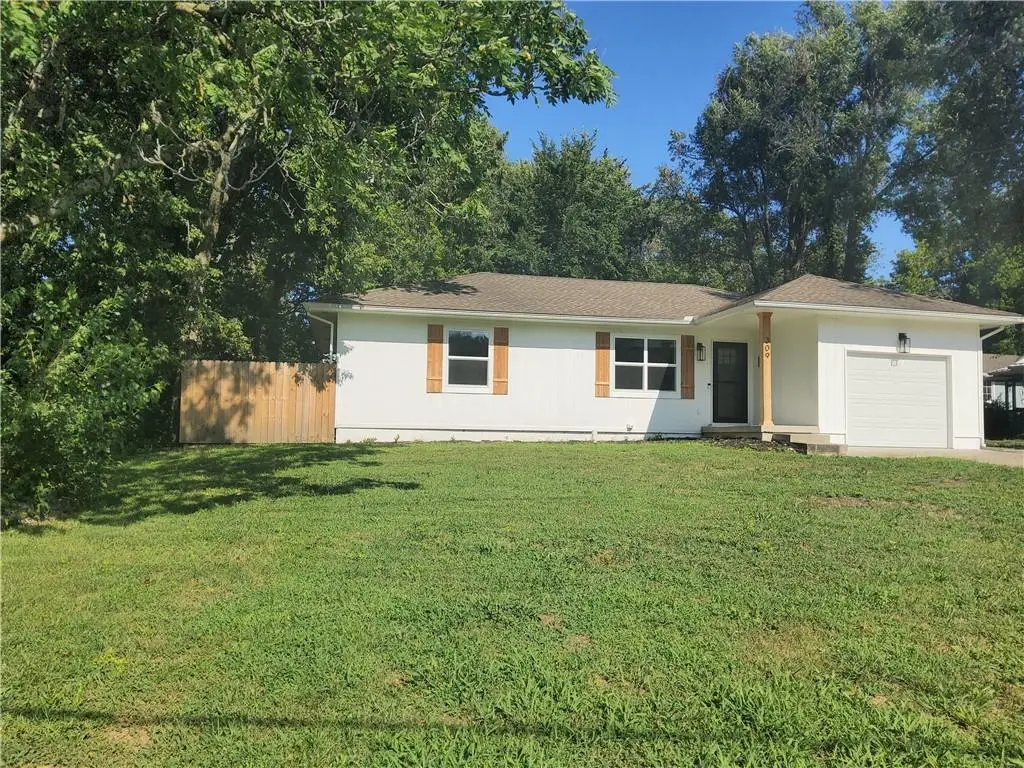 309 Wellington Street, Richmond, MO 64085 - #1