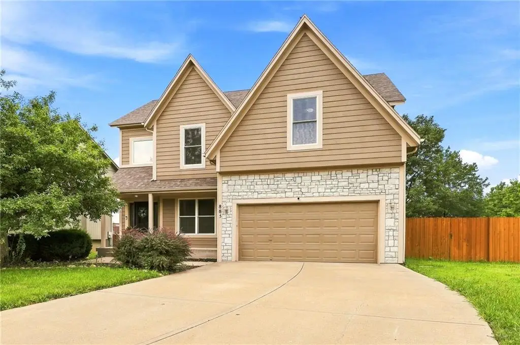 883 S Clearwater Creek Drive, Olathe, KS 66061 - #1