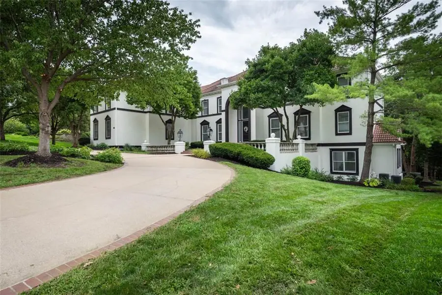 3109 W 118th Street, Leawood, KS 66211 - #2