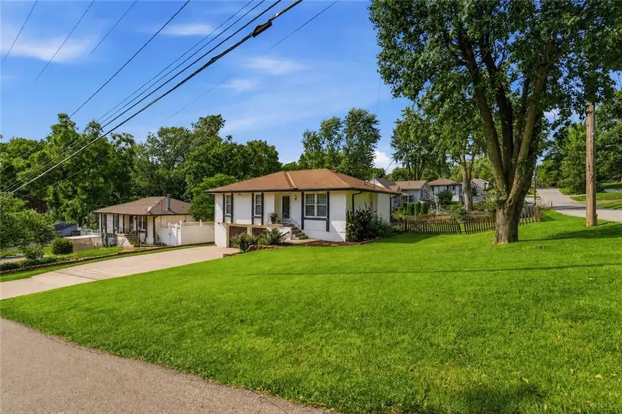 4744 NE 38th Street, Kansas City, MO 64117 - #2