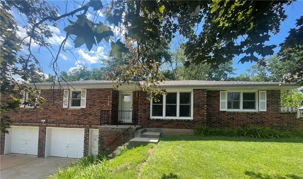 7724 NW Eastside Drive, Weatherby Lake, MO 64152 - #1