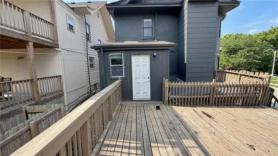 2500 E 42 Street, Kansas City, MO 64130 - #3