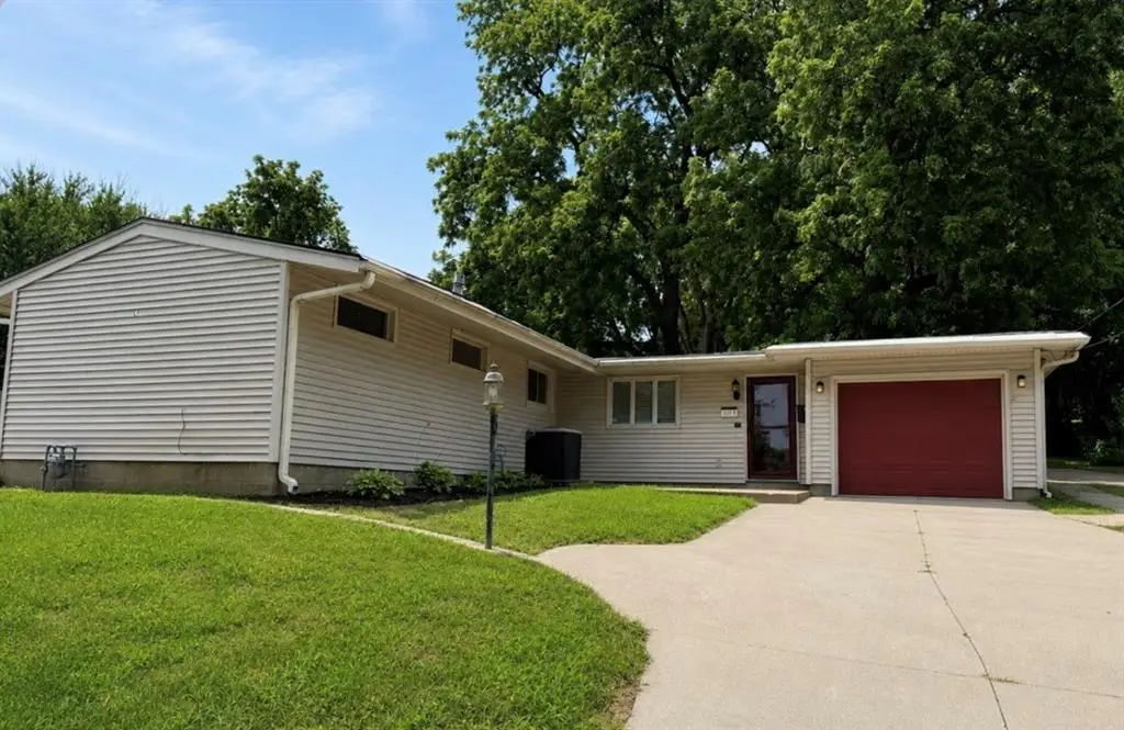 2214 S 28th Street, Saint Joseph, MO 64503 - #1