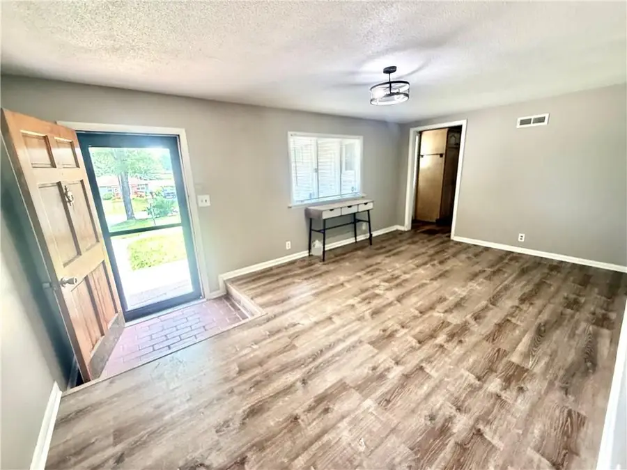 2214 S 28th Street, Saint Joseph, MO 64503 - #3