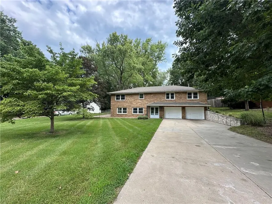 430 NW 58th Street, Kansas City, MO 64118 - #3