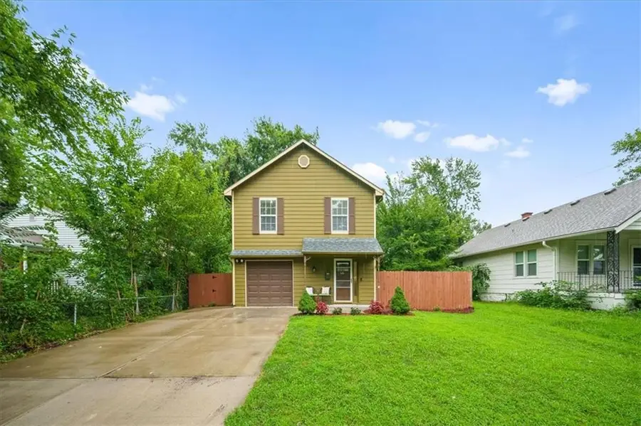 300-B N Buchanan Street, Olathe, KS 66061 - #2