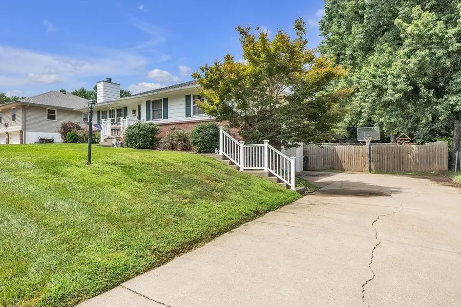 5001 Stonecrest Terrace, Saint Joseph, MO 64506 - #3
