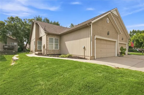 15560 Floyd Street, Overland Park, KS 66223
