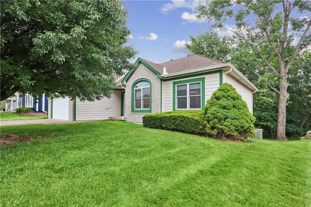 7723 N Conant Avenue, Kansas City, MO 64152 - #1
