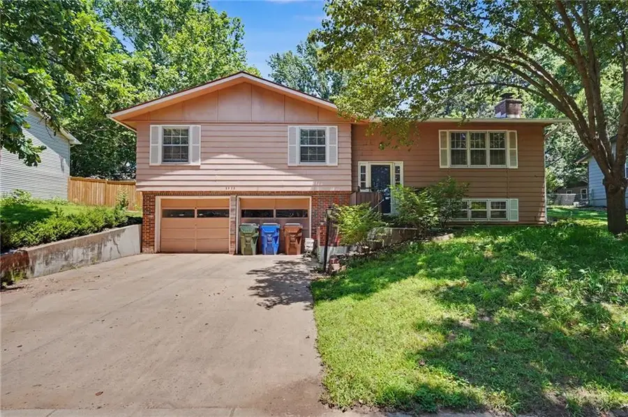 2920 Yellowstone Drive, Lawrence, KS 66047 - #2
