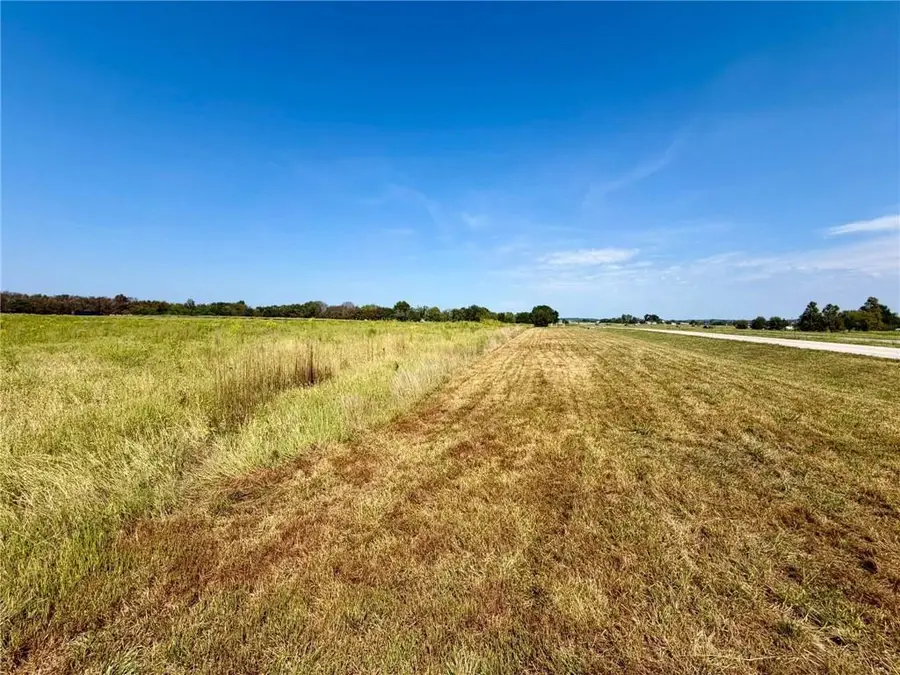 29610 S West Outer Road, Harrisonville, MO 64701 - #3