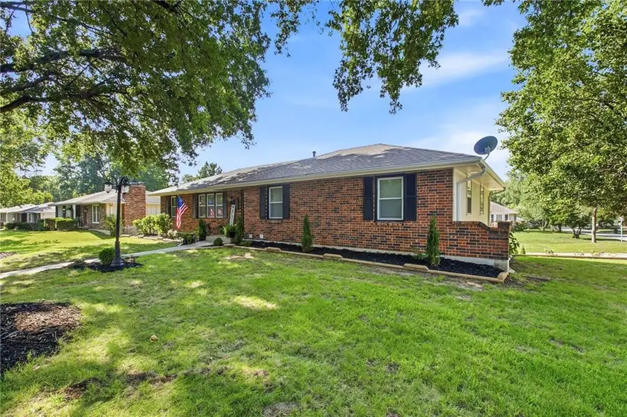 801 E 14th Street, Oak Grove, MO 64075 - #3