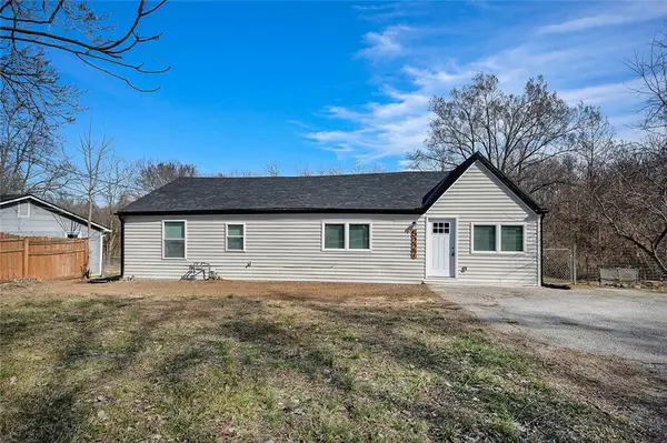 5227 N Merrimac Avenue, Kansas City, MO 64151