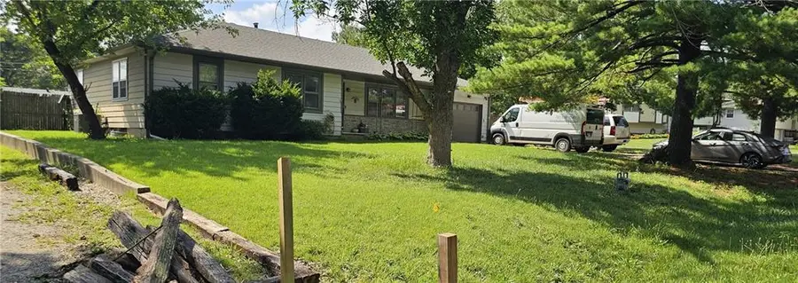 401 S Washington Street, Spring Hill, KS 66083 - #2