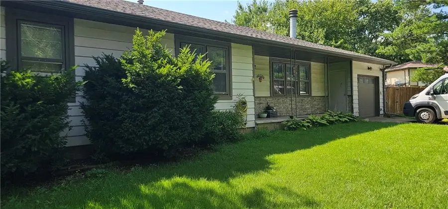 401 S Washington Street, Spring Hill, KS 66083 - #3