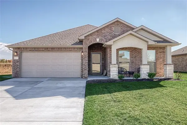 18460 W 195 Terrace, Spring Hill, KS 66083