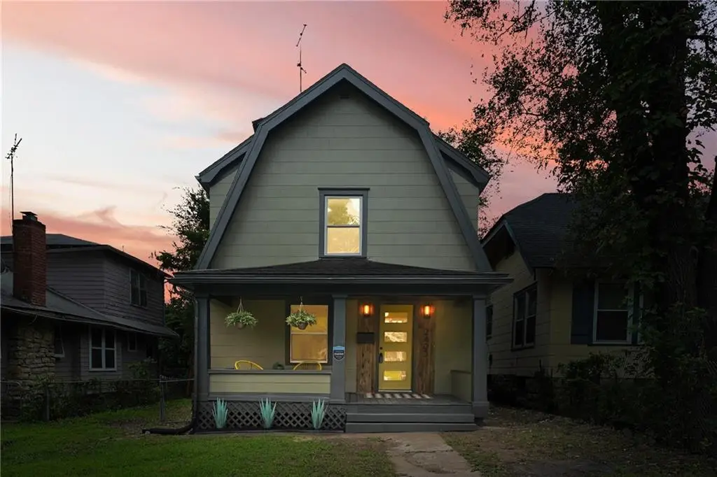 2403 E 69th Terrace, Kansas City, MO 64132 - #1