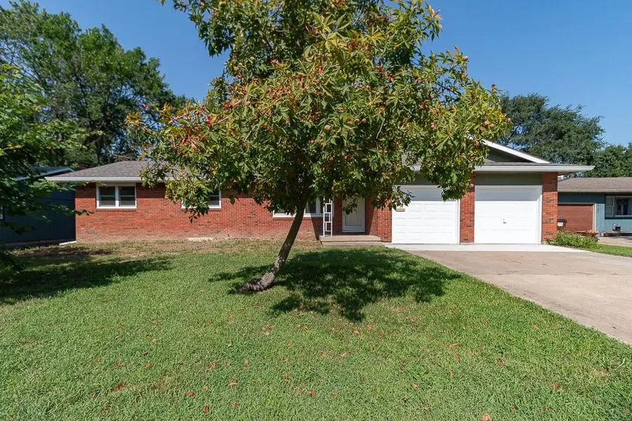 2737 Alabama Street, Lawrence, KS 66046 - #2