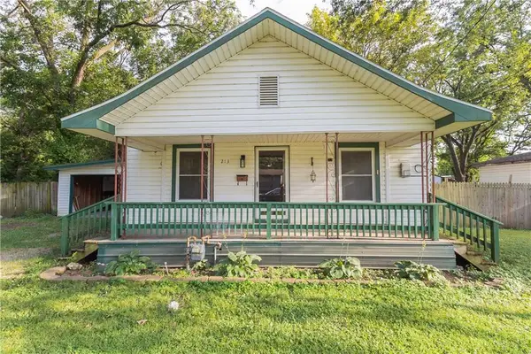 213 W 7th Street, Cherryvale, KS 67335