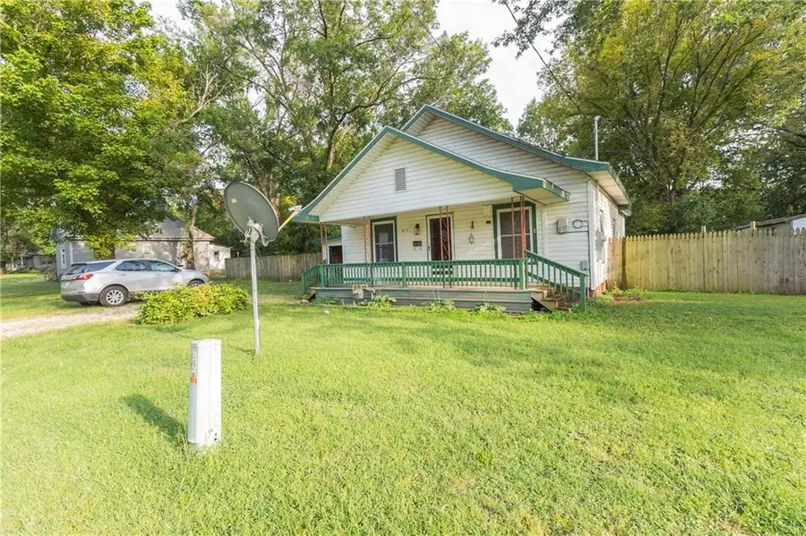 213 W 7th Street, Cherryvale, KS 67335 - #2