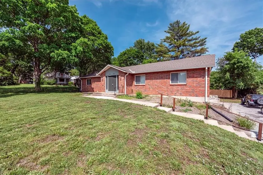 8021 Holmes Road, Kansas City, MO 64131 - #2
