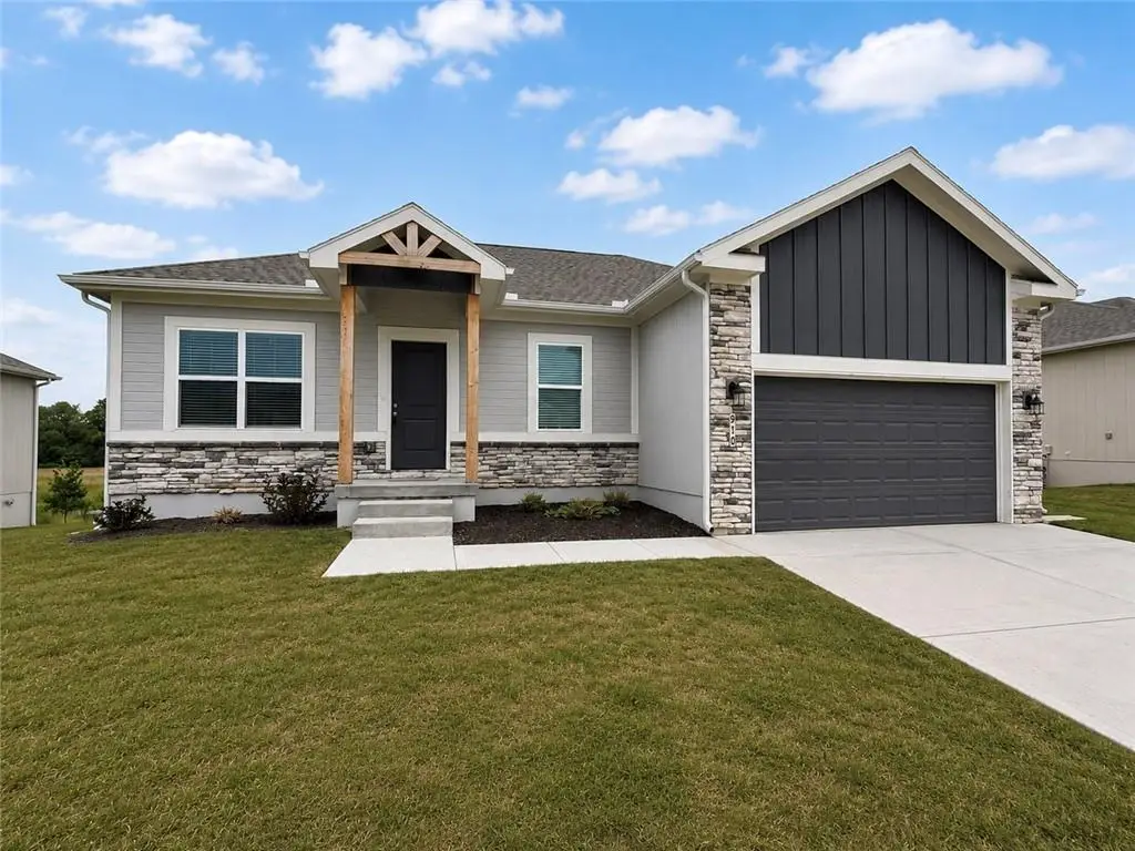 910 SW Pintail Drive, Oak Grove, MO 64075 - #1